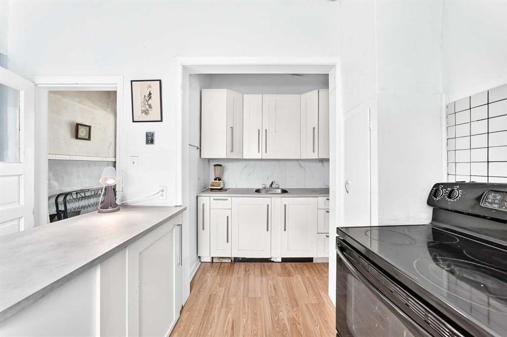 Picture for 212 5 Avenue 