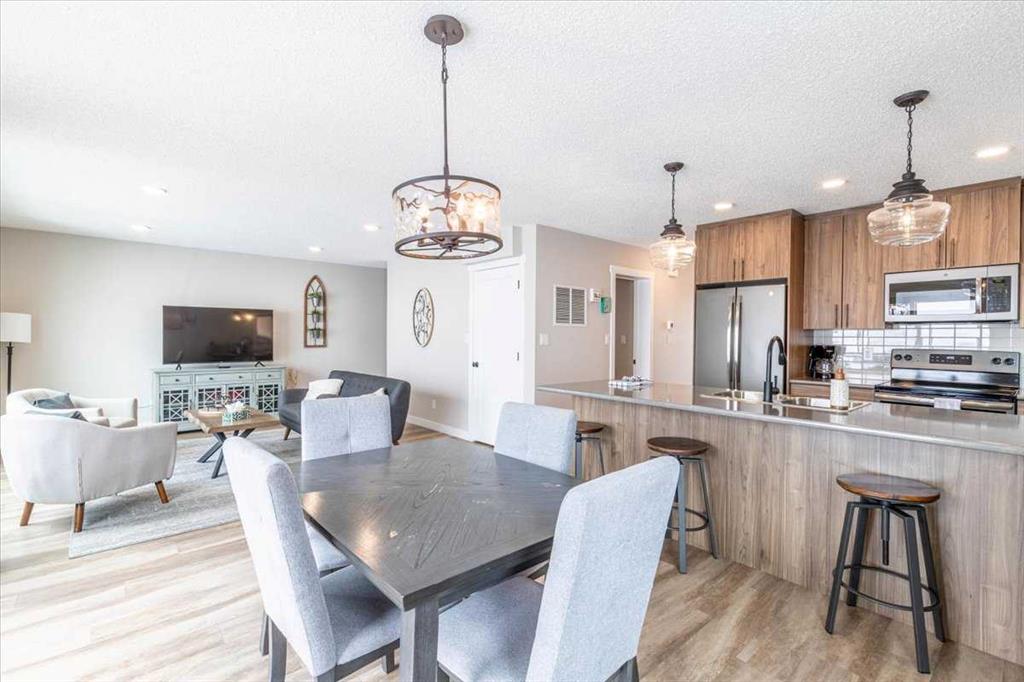 Picture for 33 Lakeshore Drive 