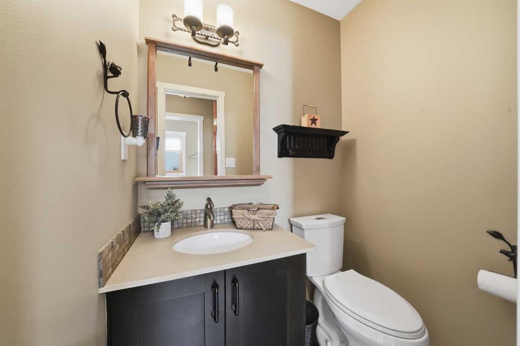 Picture for 3520 44A Avenue  https://www.cirrealty.ca/reb/cara/2/A2266012_10.jpg