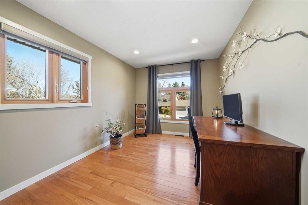 Picture for 3520 44A Avenue  https://www.cirrealty.ca/reb/cara/2/A2266012_16.jpg