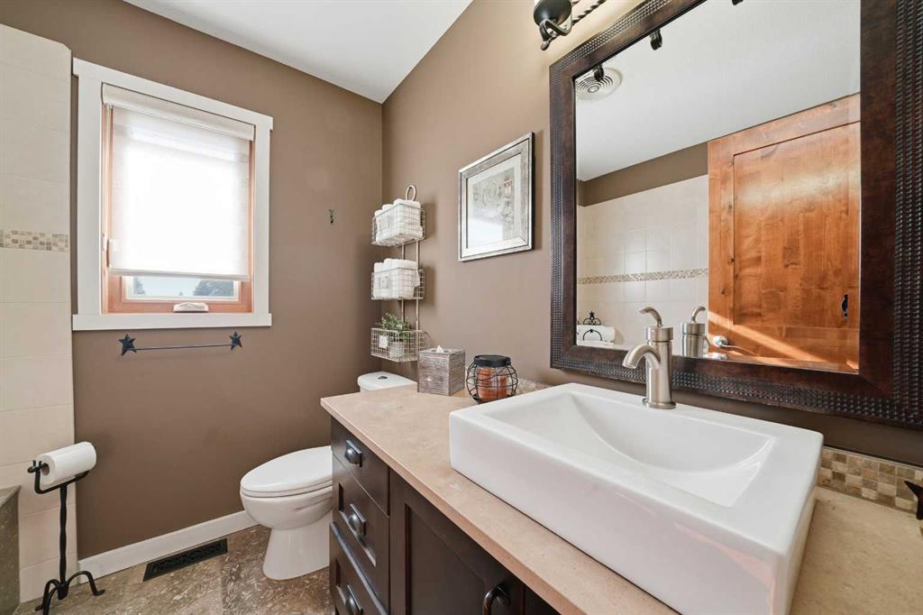 Picture for 3520 44A Avenue  https://www.cirrealty.ca/reb/cara/2/A2266012_17.jpg