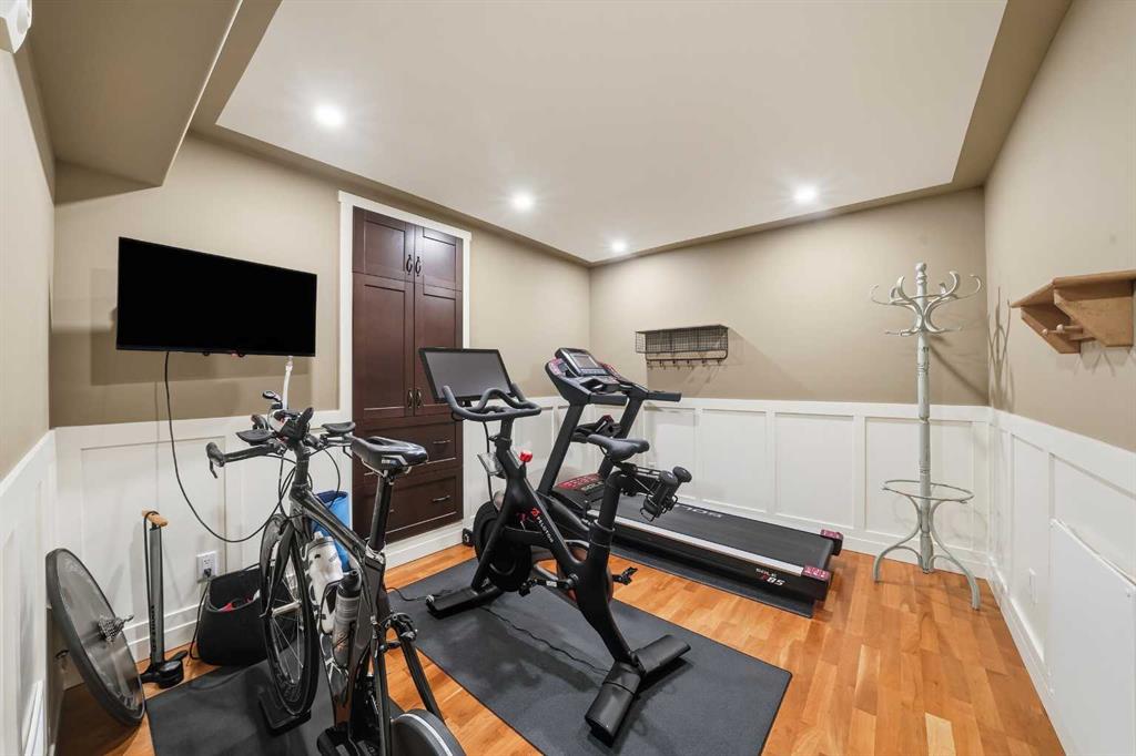 Picture for 3520 44A Avenue  https://www.cirrealty.ca/reb/cara/2/A2266012_21.jpg