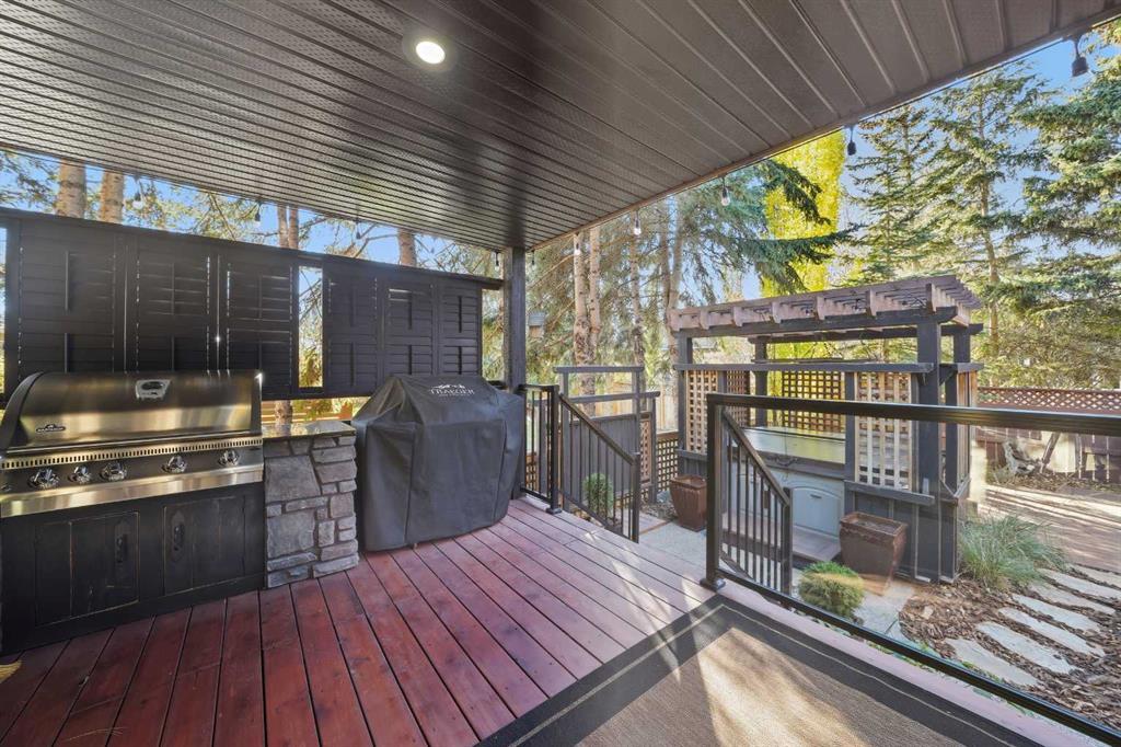 Picture for 3520 44A Avenue  https://www.cirrealty.ca/reb/cara/2/A2266012_25.jpg
