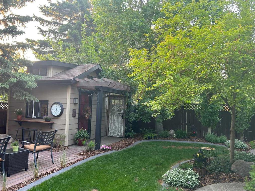 Picture for 3520 44A Avenue  https://www.cirrealty.ca/reb/cara/2/A2266012_37.jpg