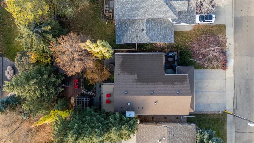 Picture for 3520 44A Avenue  https://www.cirrealty.ca/reb/cara/2/A2266012_41.jpg