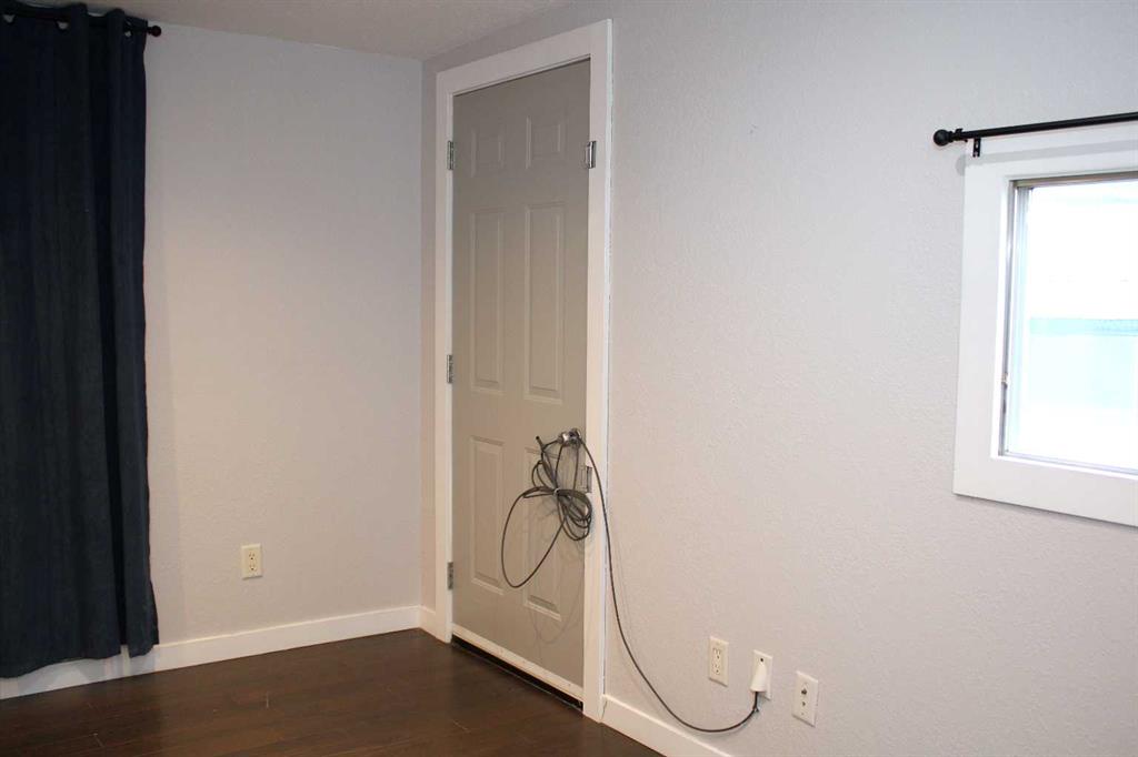 Picture for 23, 111 6 Street  SE https://www.cirrealty.ca/reb/cara/2/A2266032_35.jpg