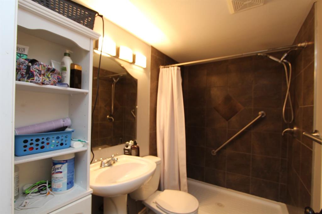 Picture for 26 Wilkinson Circle  https://www.cirrealty.ca/reb/cara/2/A2266172_18.jpg