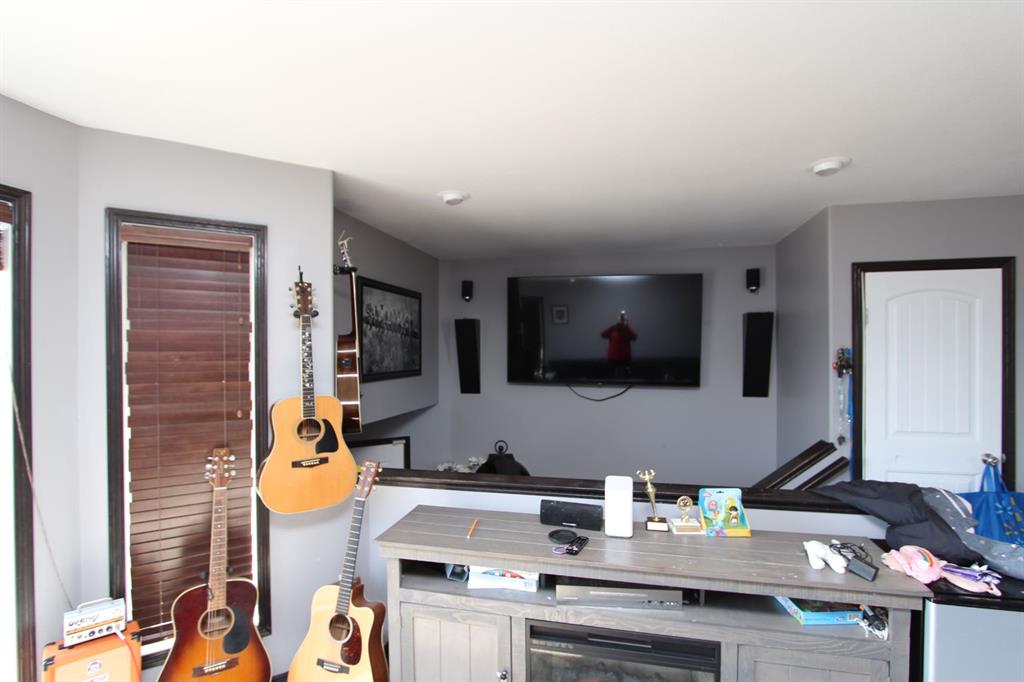 Picture for 26 Wilkinson Circle  https://www.cirrealty.ca/reb/cara/2/A2266172_7.jpg