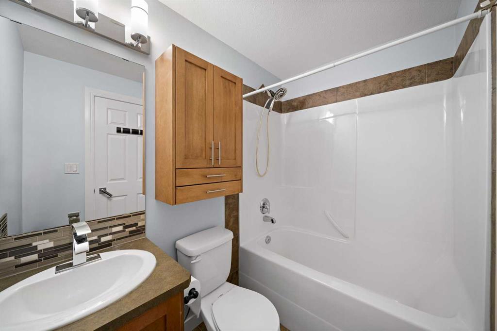 Picture for 301, 69 Ironstone Drive  https://www.cirrealty.ca/reb/cara/2/A2266232_19.jpg
