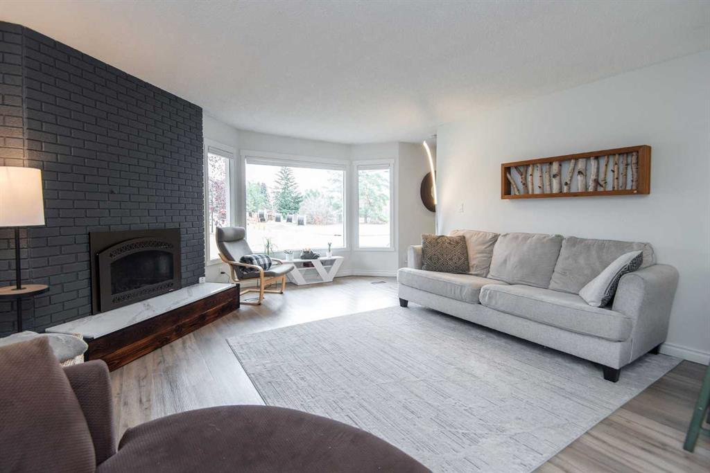 Picture for 34 Wright Avenue  https://www.cirrealty.ca/reb/cara/2/A2266682_13.jpg