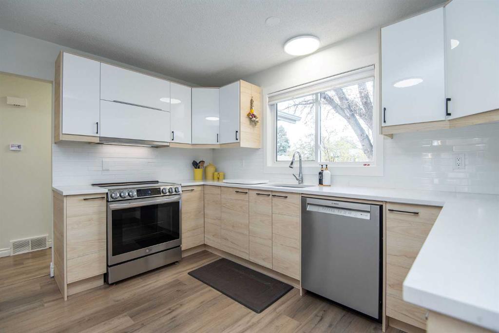 Picture for 34 Wright Avenue  https://www.cirrealty.ca/reb/cara/2/A2266682_17.jpg