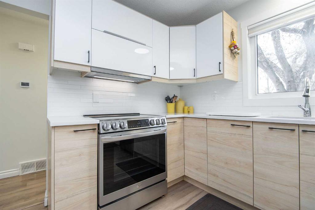 Picture for 34 Wright Avenue  https://www.cirrealty.ca/reb/cara/2/A2266682_19.jpg