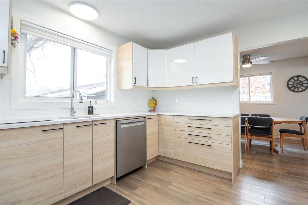 Picture for 34 Wright Avenue  https://www.cirrealty.ca/reb/cara/2/A2266682_20.jpg