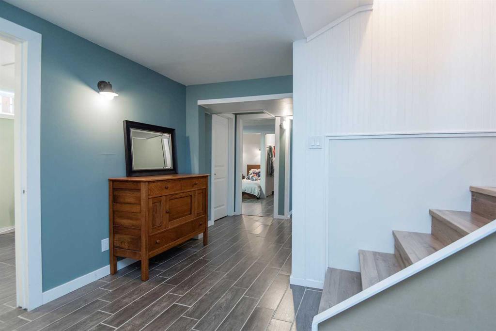 Picture for 34 Wright Avenue  https://www.cirrealty.ca/reb/cara/2/A2266682_37.jpg