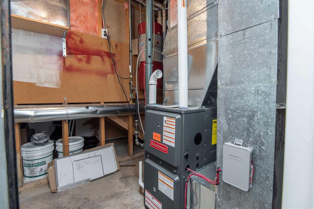 Picture for 34 Wright Avenue  https://www.cirrealty.ca/reb/cara/2/A2266682_47.jpg