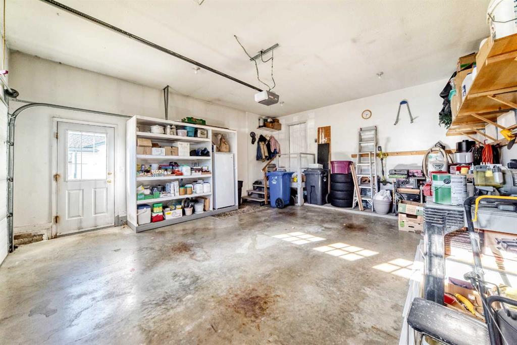 Picture for 4514 54A Ave Cres   https://www.cirrealty.ca/reb/cara/2/A2266872_38.jpg