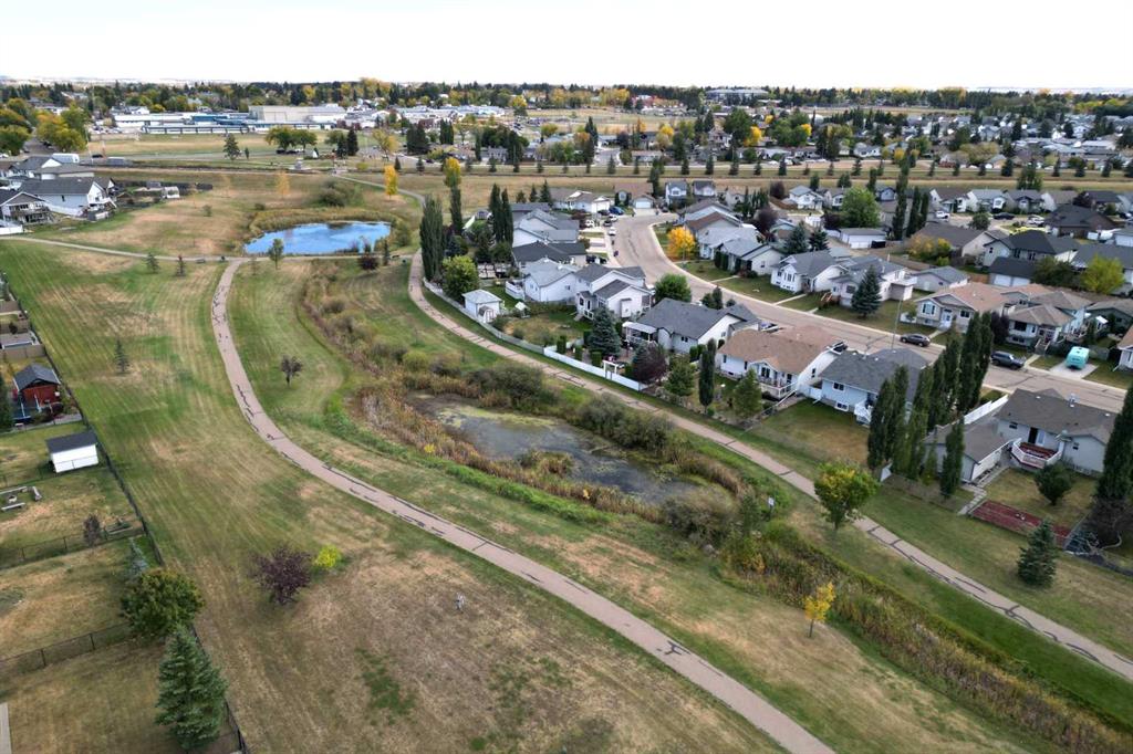 Picture for 4514 54A Ave Cres   https://www.cirrealty.ca/reb/cara/2/A2266872_42.jpg