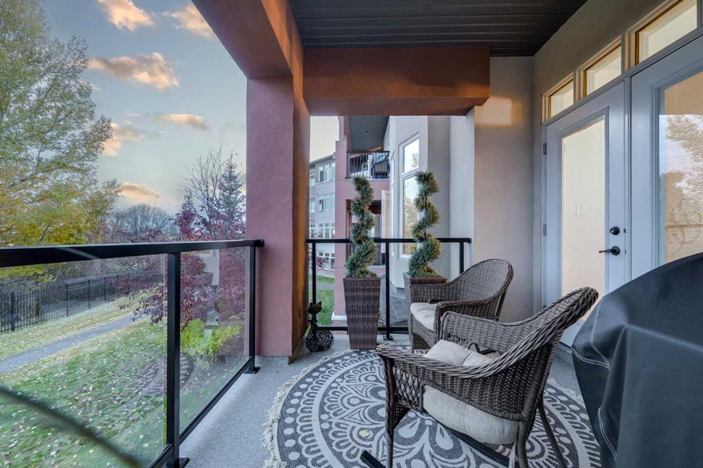 Picture for 211, 5213 61 Street  https://www.cirrealty.ca/reb/cara/2/A2267072_25.jpg