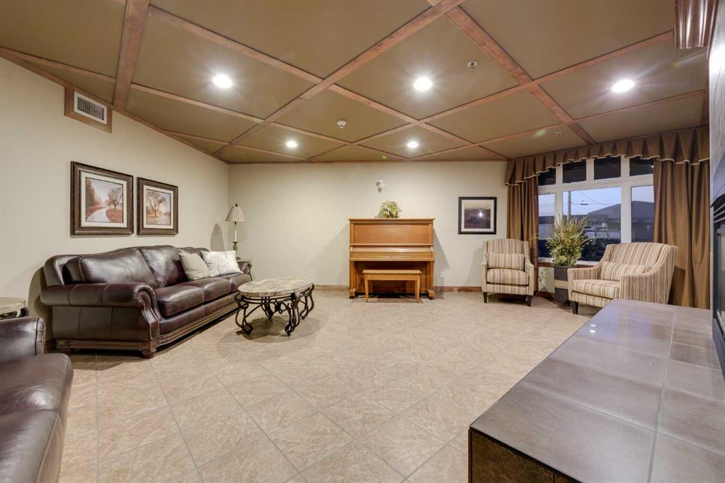 Picture for 211, 5213 61 Street  https://www.cirrealty.ca/reb/cara/2/A2267072_26.jpg