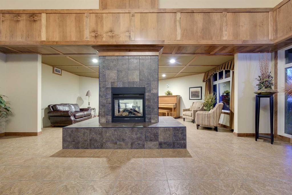 Picture for 211, 5213 61 Street  https://www.cirrealty.ca/reb/cara/2/A2267072_28.jpg