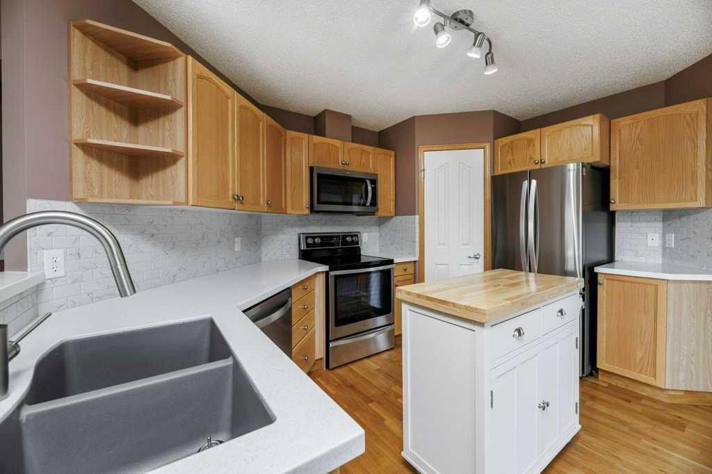 Picture for 405 Jenkins Drive  https://www.cirrealty.ca/reb/cara/2/A2267362_10.jpg