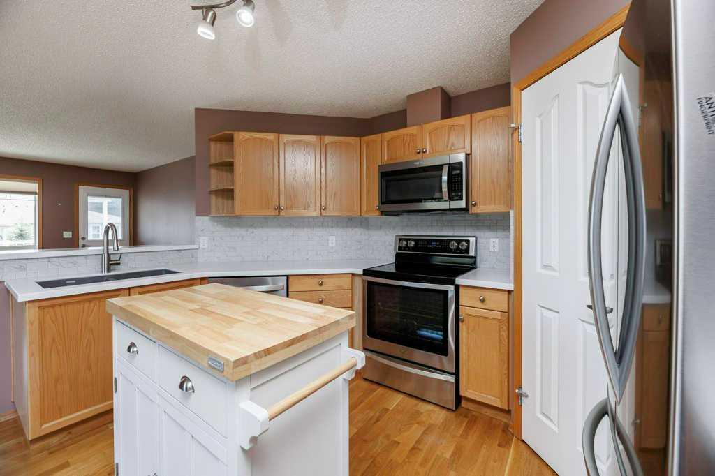 Picture for 405 Jenkins Drive  https://www.cirrealty.ca/reb/cara/2/A2267362_11.jpg