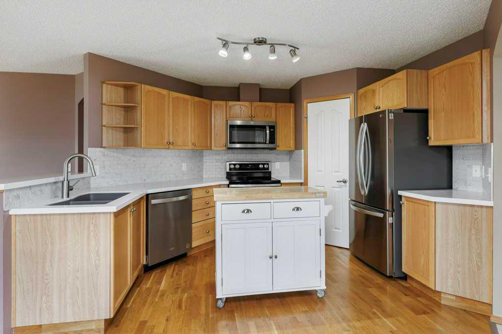 Picture for 405 Jenkins Drive  https://www.cirrealty.ca/reb/cara/2/A2267362_9.jpg