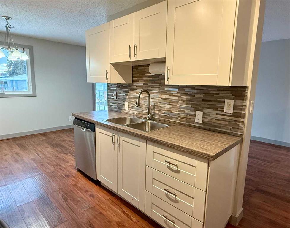 Picture for 3, 5809 65 Street 