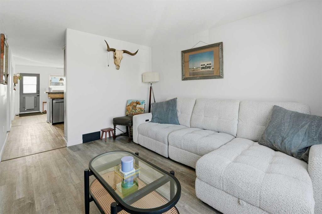 Picture for 5807 44 Avenue 