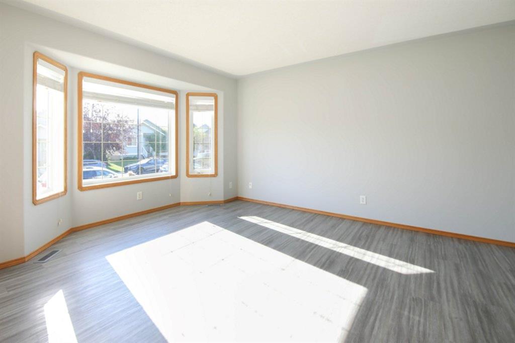 Picture for 33 Duckering Close 