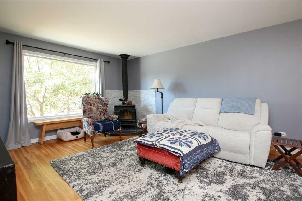 Picture for 3515 45 Avenue 