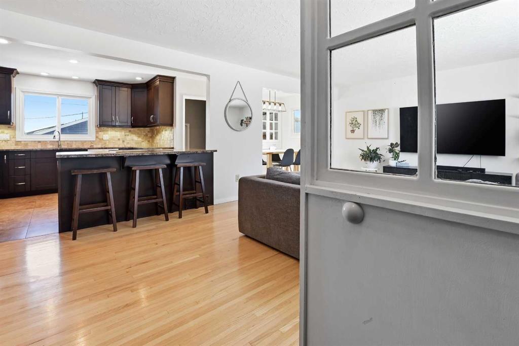 Picture for 4409 43 Avenue 