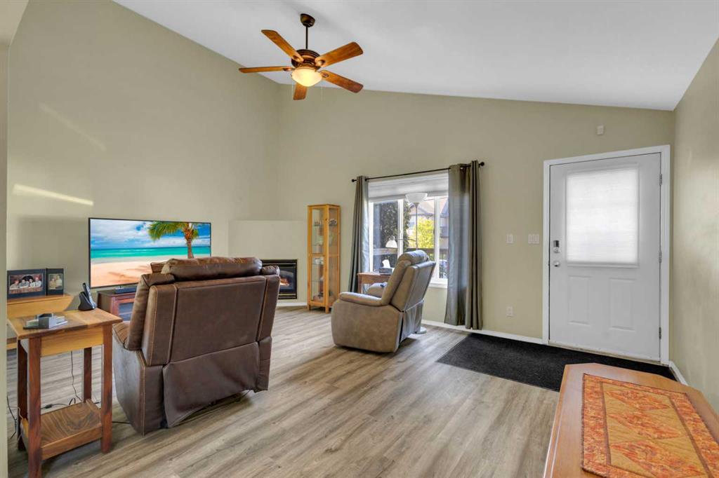 Picture for B, 3621 51 Avenue 