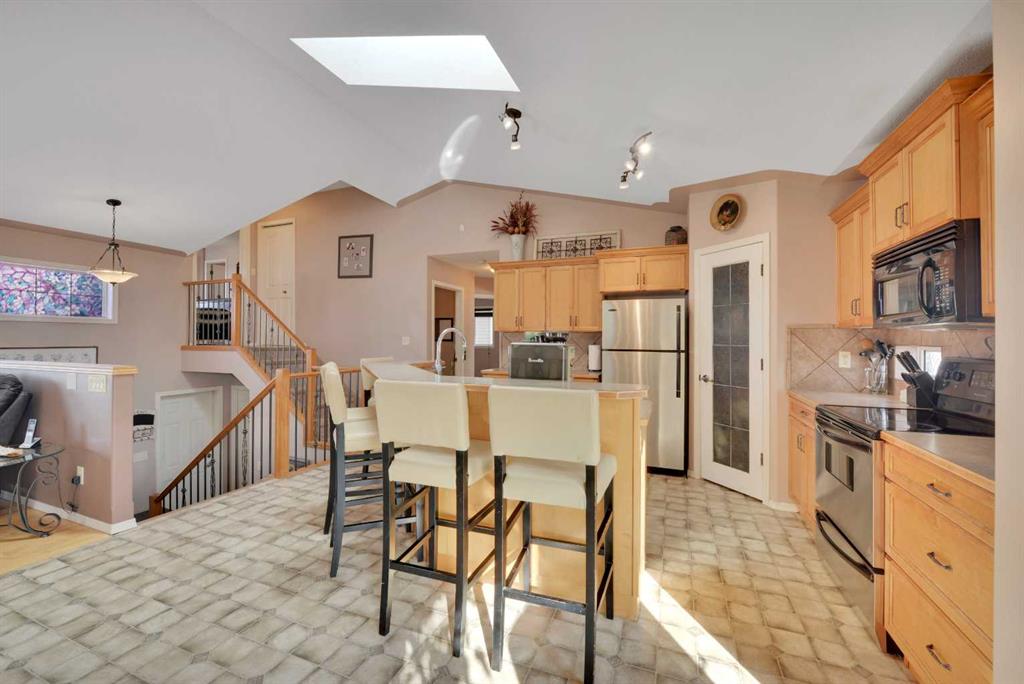 Picture for 810 800 Ramage Close 