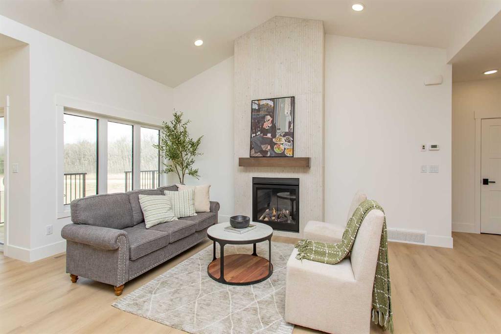 Picture for 203, 38452 Range Road 284  