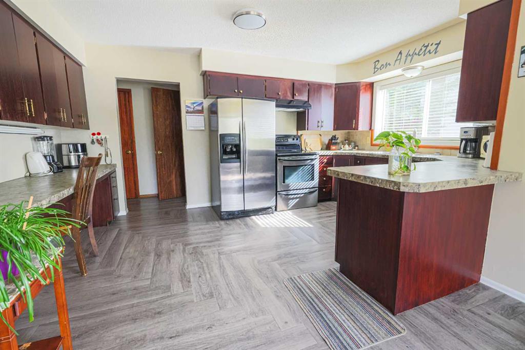 Picture for 5424 51 Avenue 