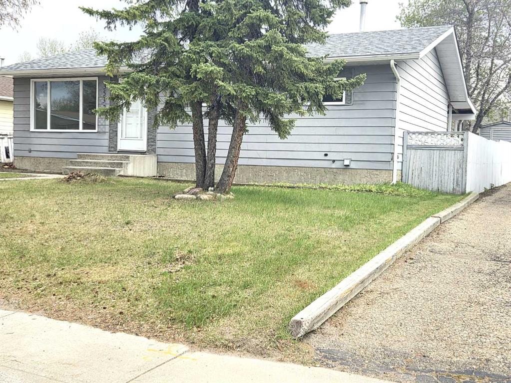 Picture for 3532 50 Avenue E