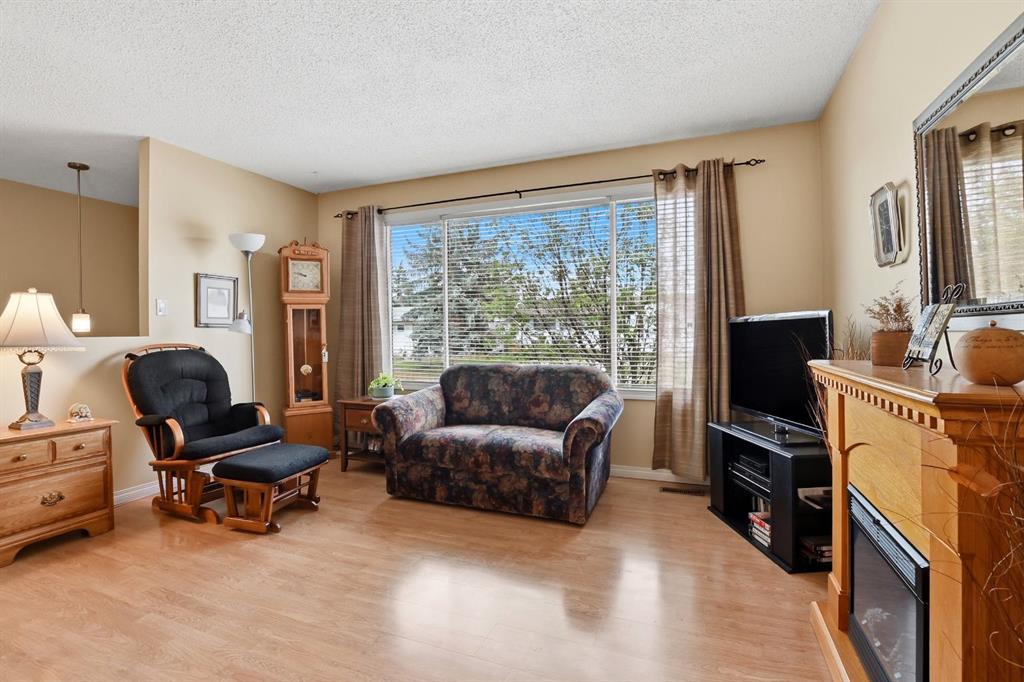 Picture for 5327 38 Street 