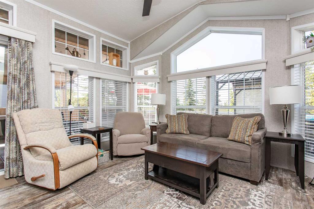 Picture for 212, 10046 Township Road 422  