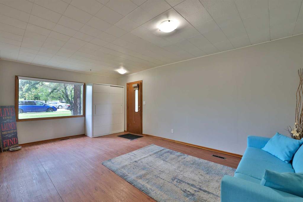 Picture for 4624 56 Street 