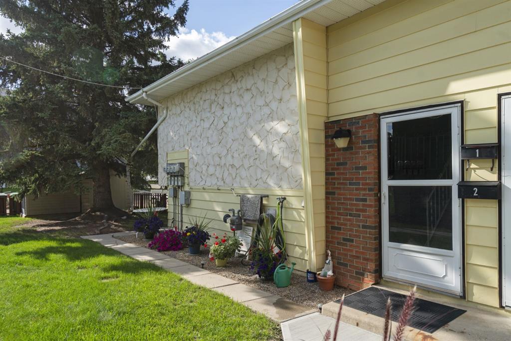 Picture for 2, 4118 60 Street 