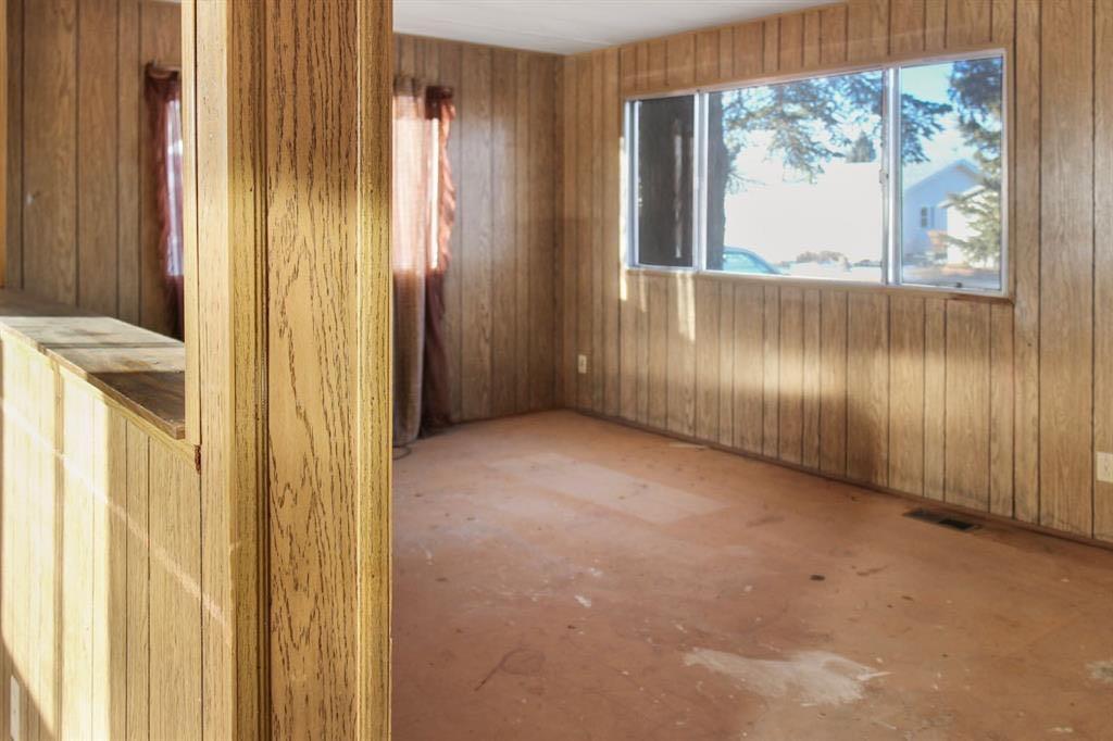 Picture for 5402 46 Avenue W