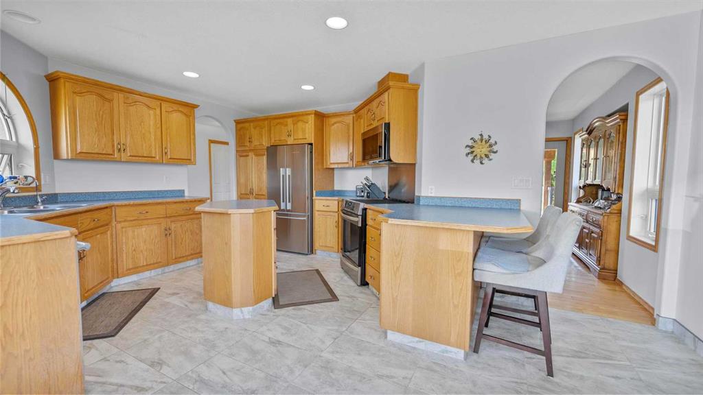 Picture for 126 Beaver Drive  https://www.cirrealty.ca/reb/cara/3/A2260673_11.jpg