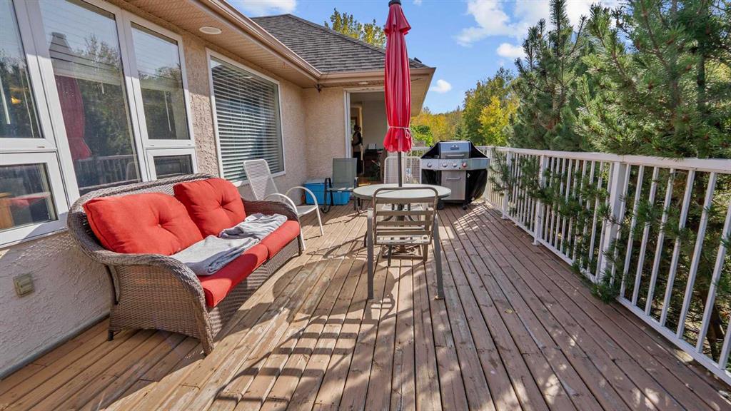 Picture for 126 Beaver Drive  https://www.cirrealty.ca/reb/cara/3/A2260673_29.jpg