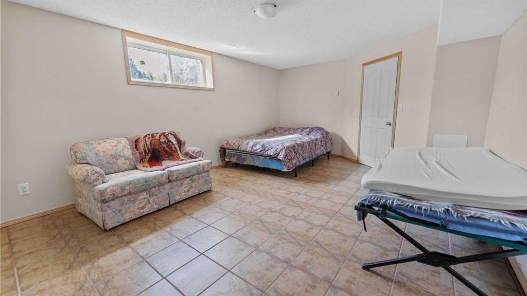 Picture for 126 Beaver Drive  https://www.cirrealty.ca/reb/cara/3/A2260673_41.jpg