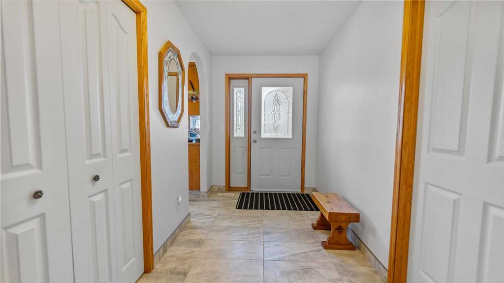 Picture for 126 Beaver Drive  https://www.cirrealty.ca/reb/cara/3/A2260673_8.jpg