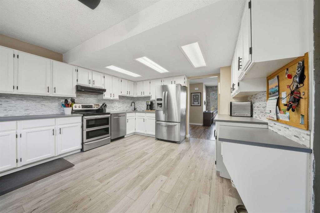 Picture for 21 Cunningham Crescent  https://www.cirrealty.ca/reb/cara/3/A2263803_13.jpg