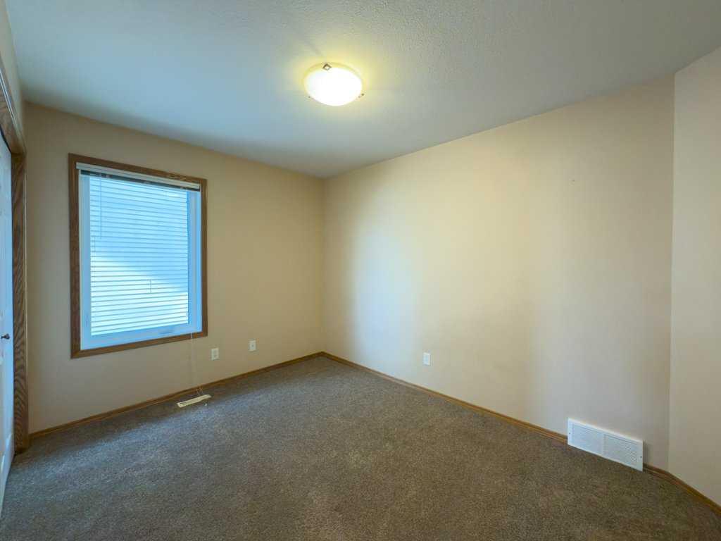 Picture for 4412 58 Street Close   https://www.cirrealty.ca/reb/cara/3/A2264203_19.jpg
