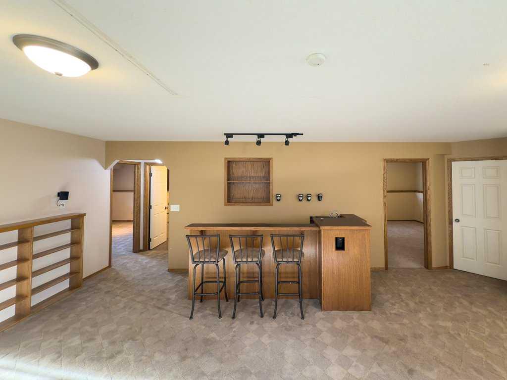 Picture for 4412 58 Street Close   https://www.cirrealty.ca/reb/cara/3/A2264203_28.jpg