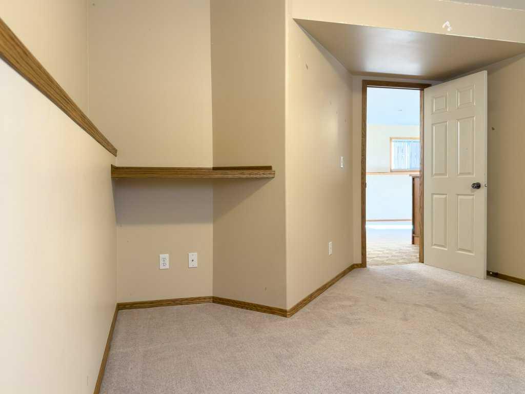 Picture for 4412 58 Street Close   https://www.cirrealty.ca/reb/cara/3/A2264203_32.jpg
